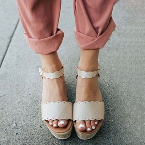NUDE SCALLOPED ESPADRILLE WEDGE PLATFORM SANDALS 7